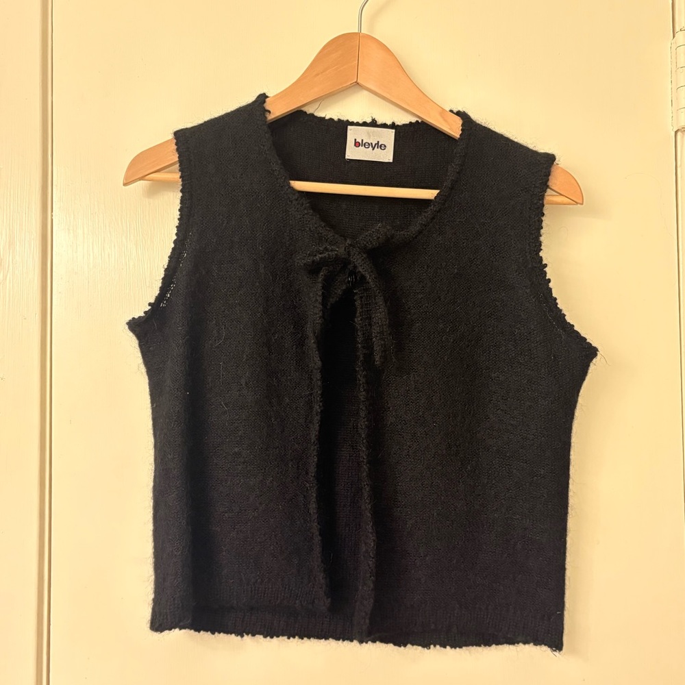 Black Sleeveless Sweater Vest Open Front Bow Button Closure